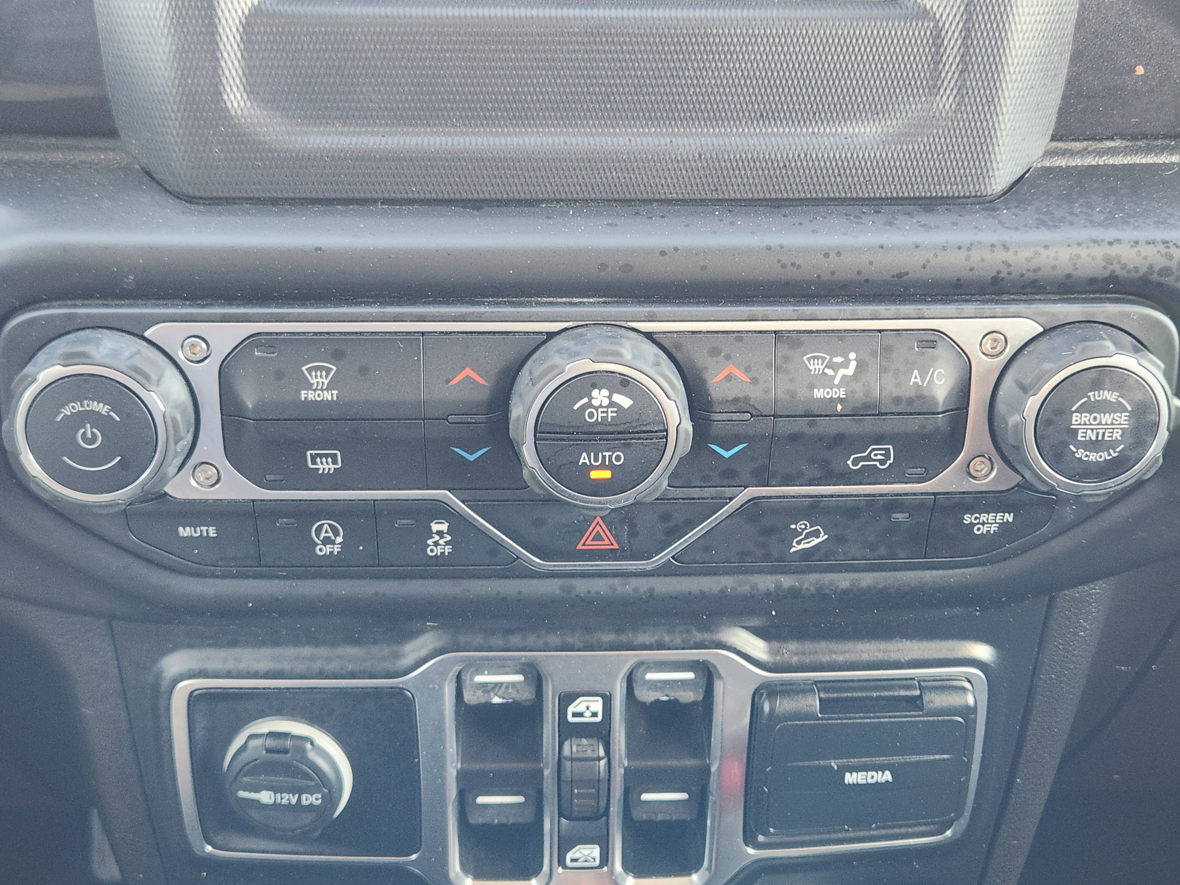 Used 2020 Jeep Wrangler Unlimited Sport image 19