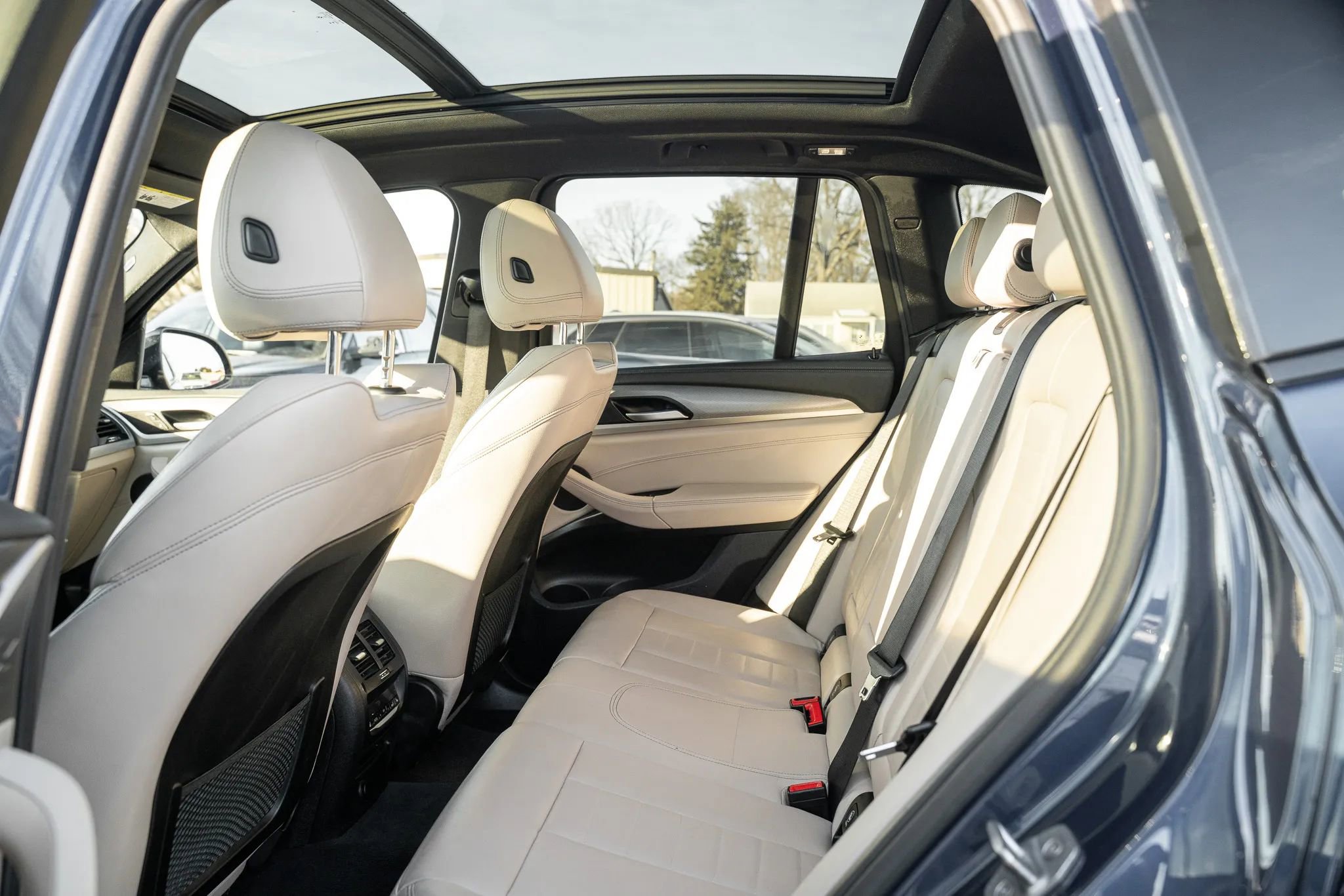 Used 2018 BMW X3 M40i image 8