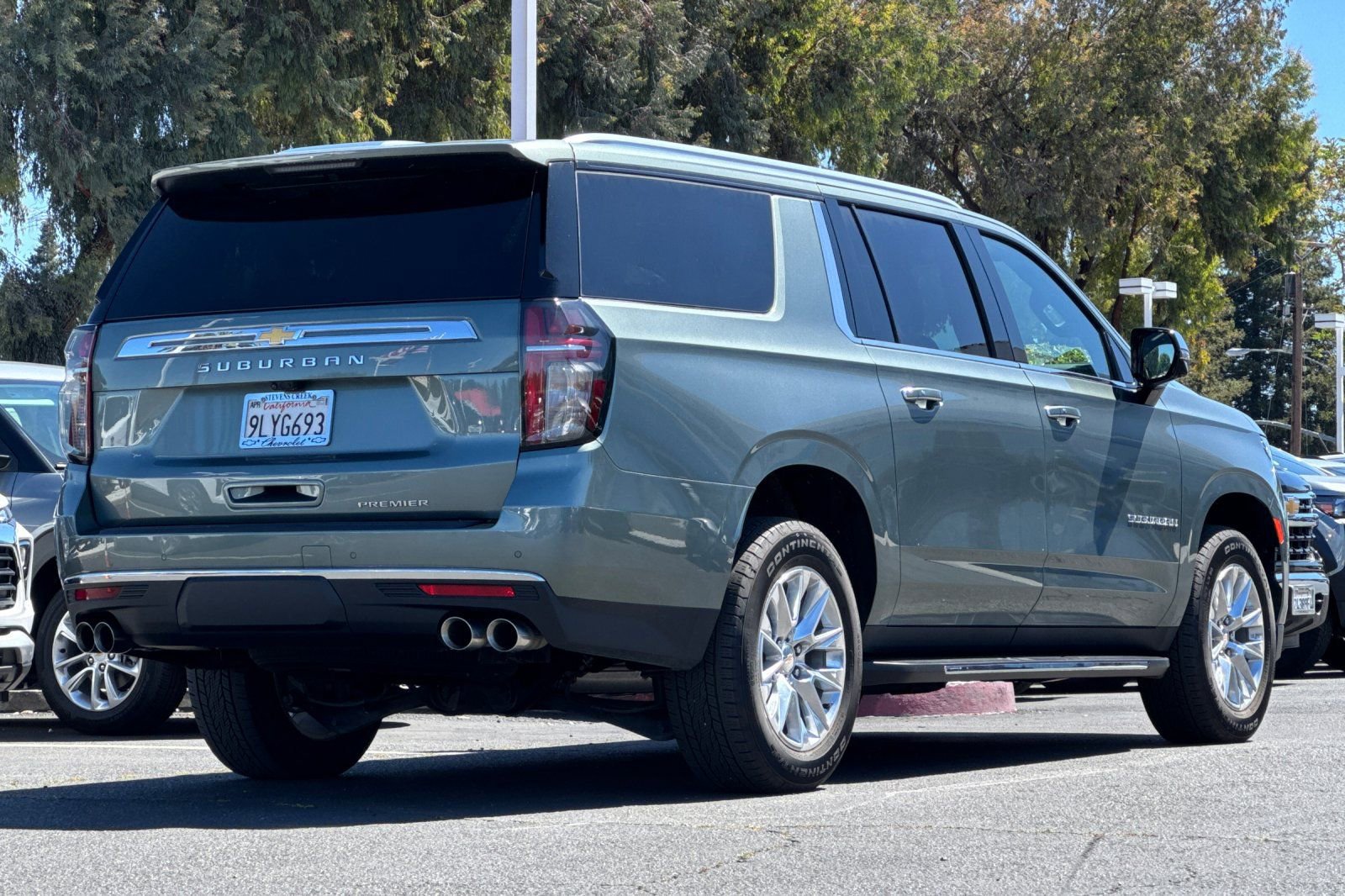 Used 2024 Chevrolet Suburban Premier image 5