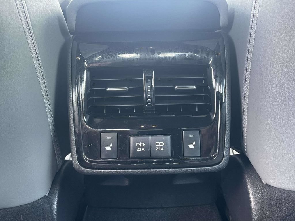 Used 2020 Toyota Avalon Limited w/ Advanced Safety Package FWD image 12