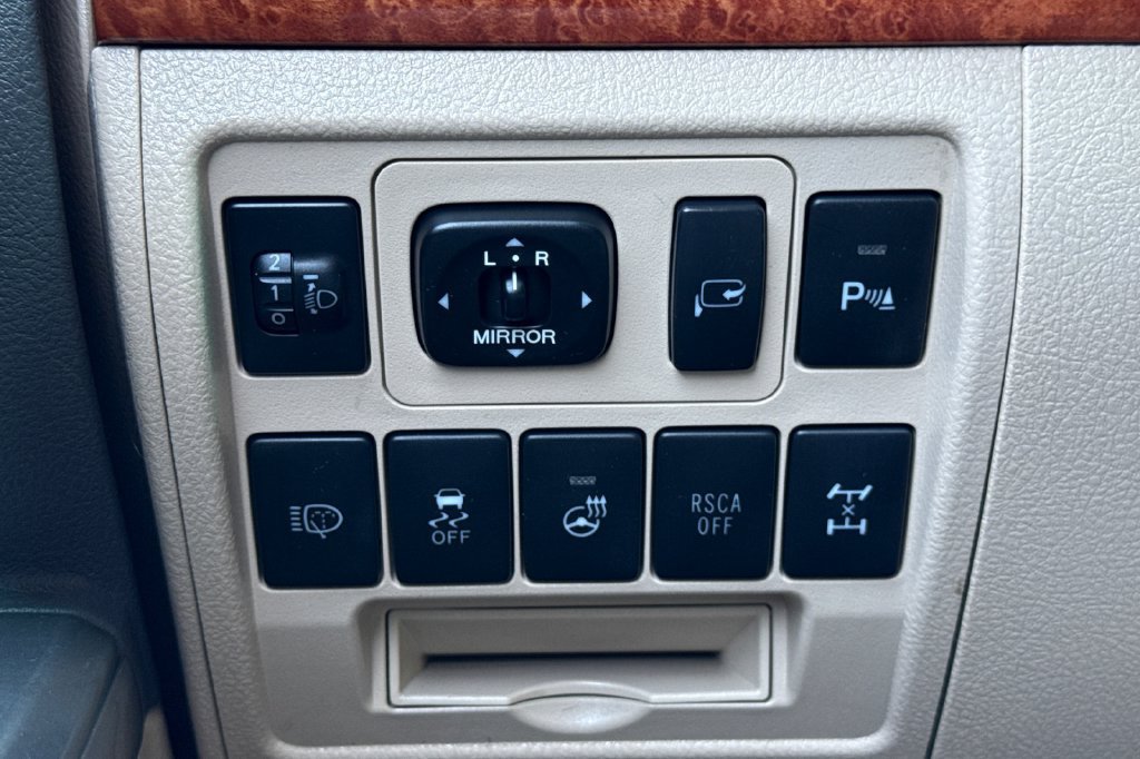 Used 2015 Toyota Land Cruiser AWD/4WD image 33