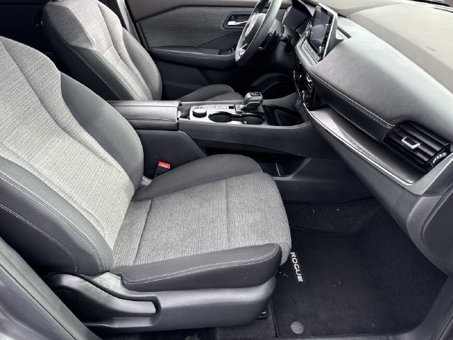 Used 2021 Nissan Rogue SV AWD/4WD image 11