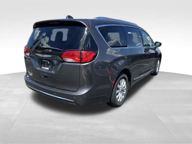 Used 2018 Chrysler Pacifica Touring-L FWD image 7