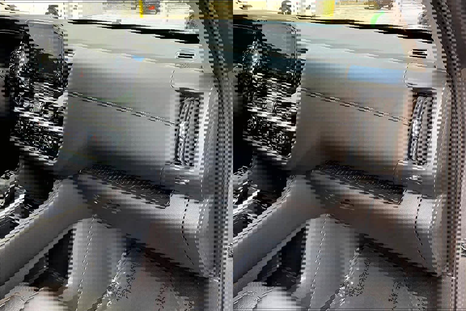 Used 2025 Nissan Pathfinder SL image 19