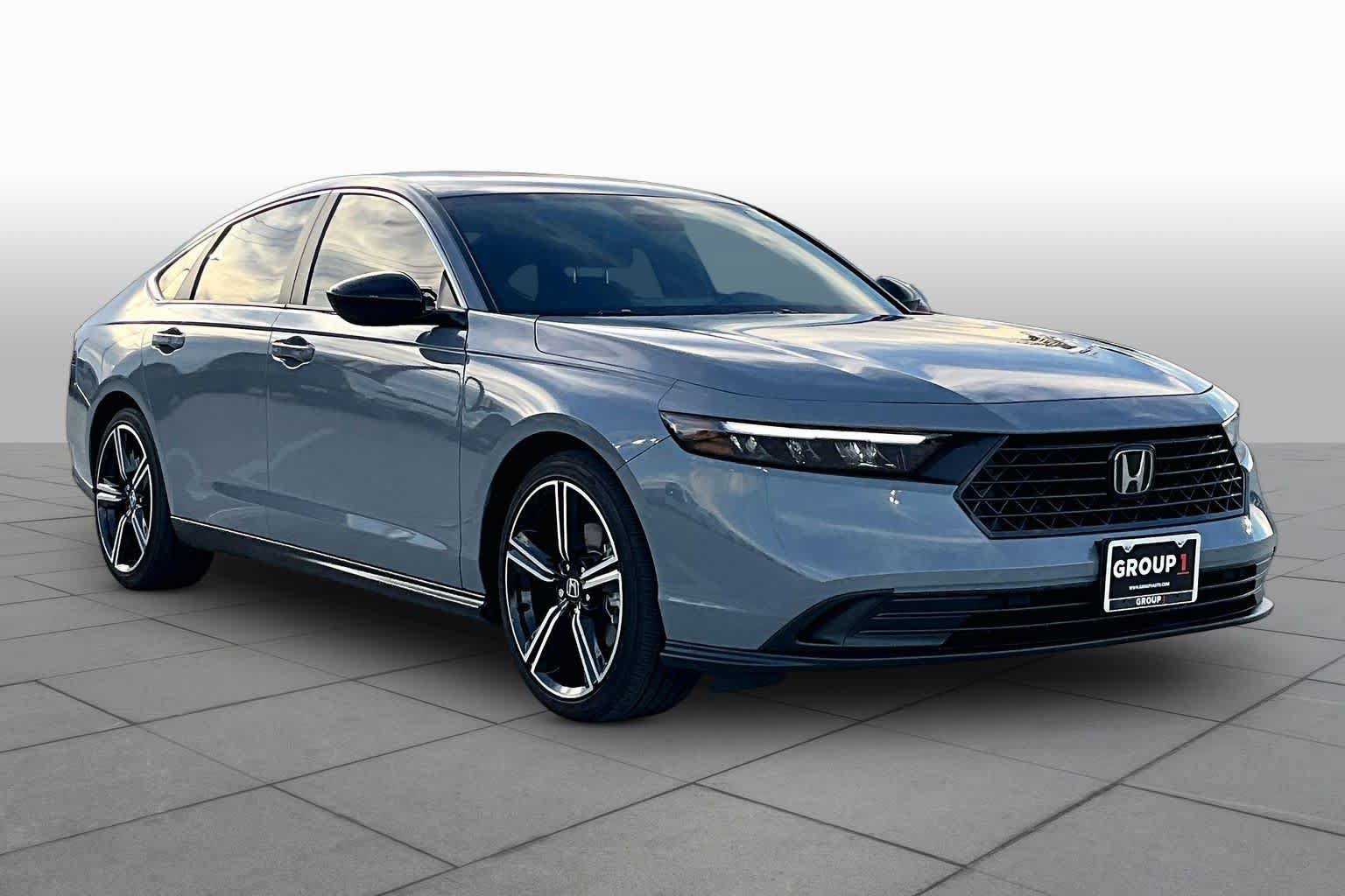Used 2025 Honda Accord Sport image 3