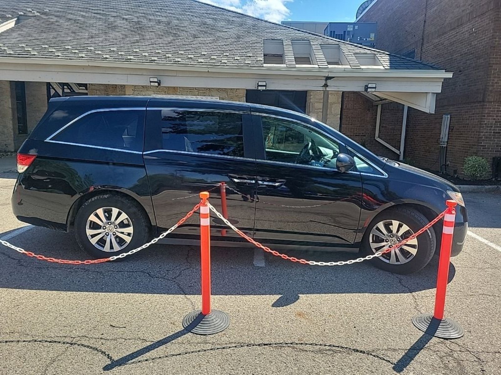 Used 2016 Honda Odyssey SE image 5