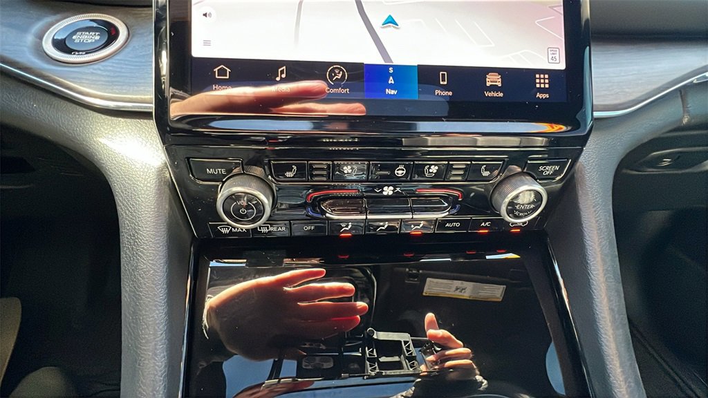 Used 2023 Jeep Grand Cherokee L Overland image 33