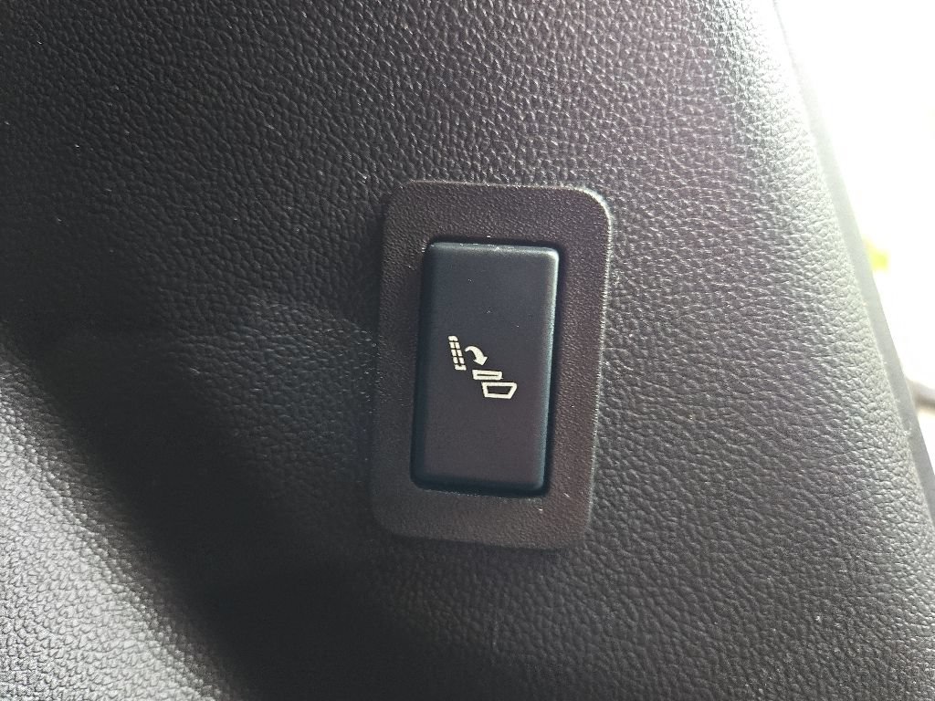 Used 2024 GMC Yukon Denali AWD/4WD image 48