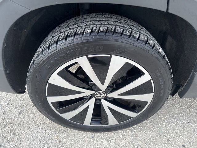 Used 2024 Volkswagen Taos SE FWD image 22