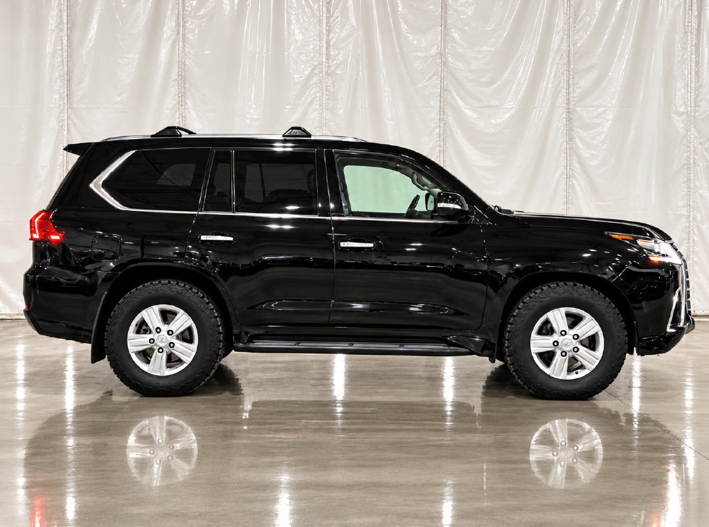 Used 2016 Lexus LX 570 4WD w/ Luxury Package image 7