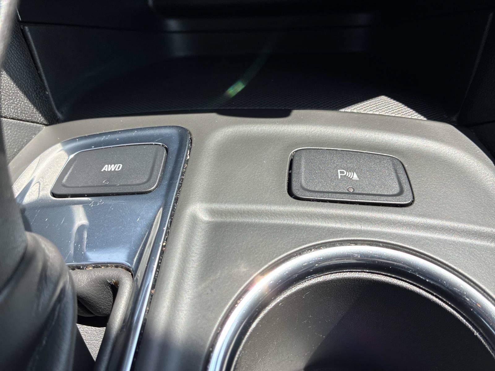 Used 2023 Chevrolet Equinox LT w/ LPO, Floor Liner Package AWD/4WD image 29