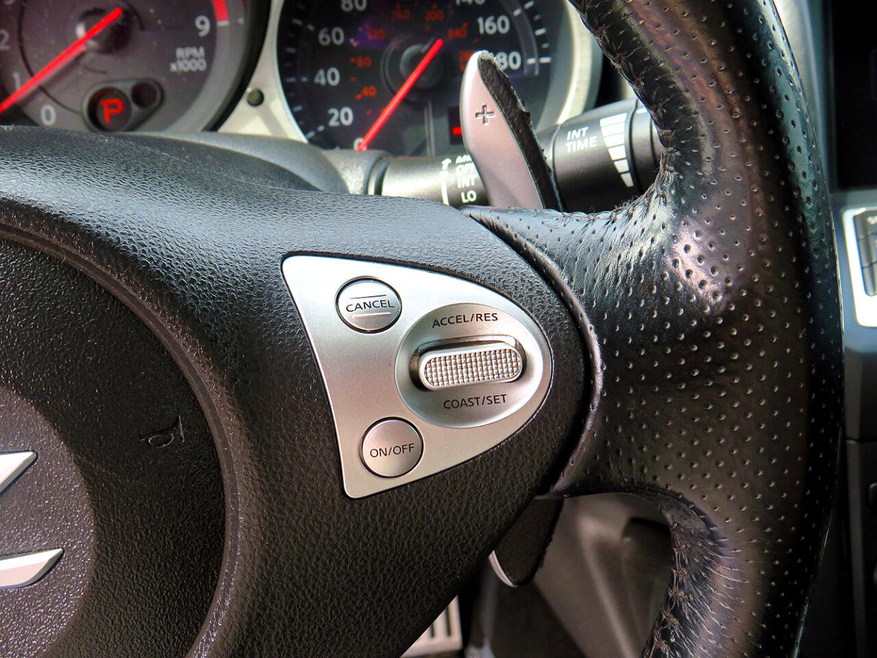 Used 2014 Nissan 370Z Touring w/ Navigation Package image 17