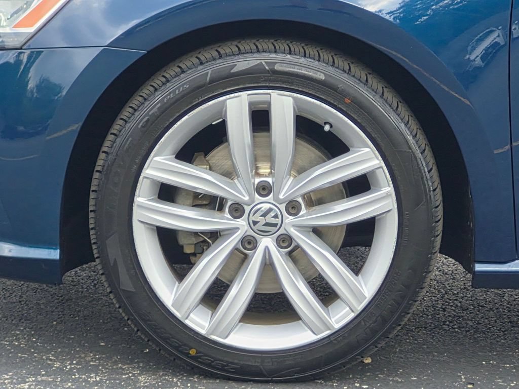 Used 2018 Volkswagen Passat 2.0T SE FWD image 8