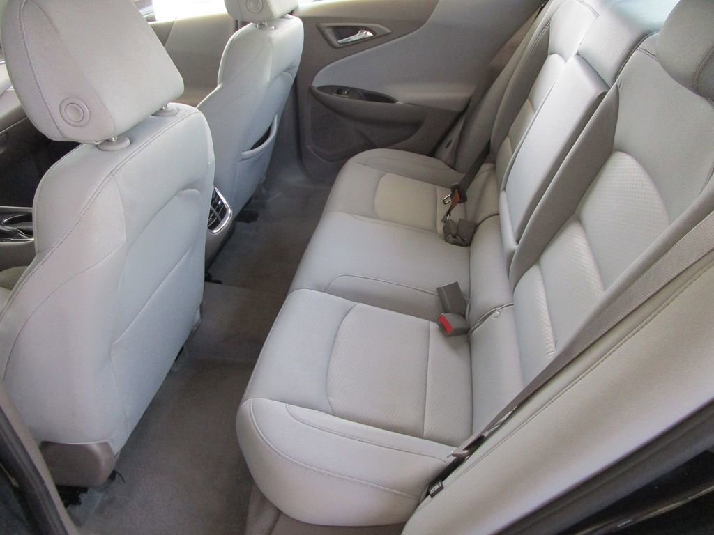 Used 2025 Chevrolet Malibu LT image 14