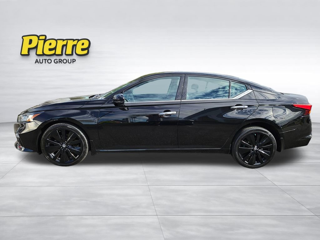 Used 2022 Nissan Altima 2.5 Platinum AWD/4WD image 2