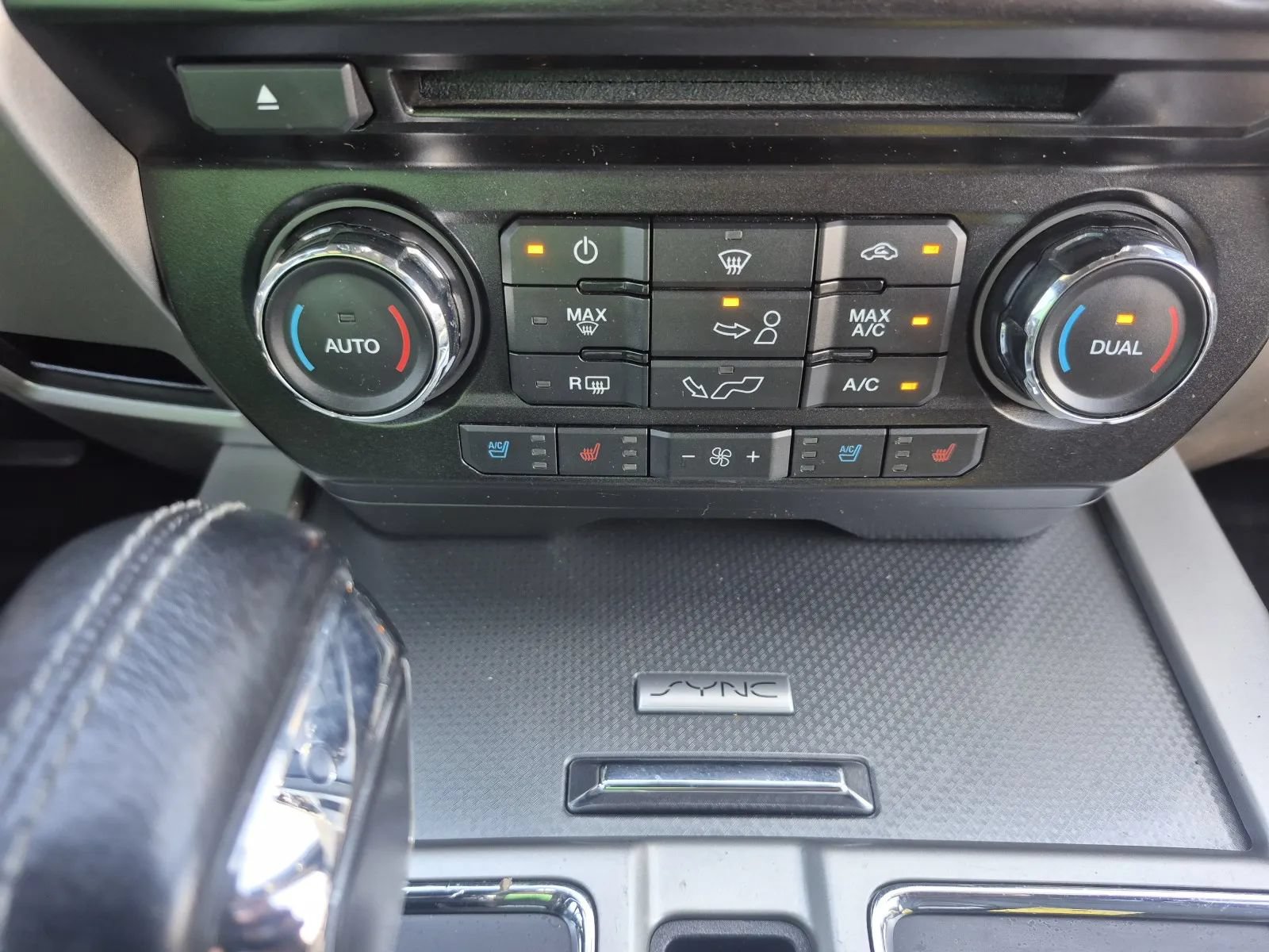 Used 2015 Ford F150 Lariat AWD/4WD image 28
