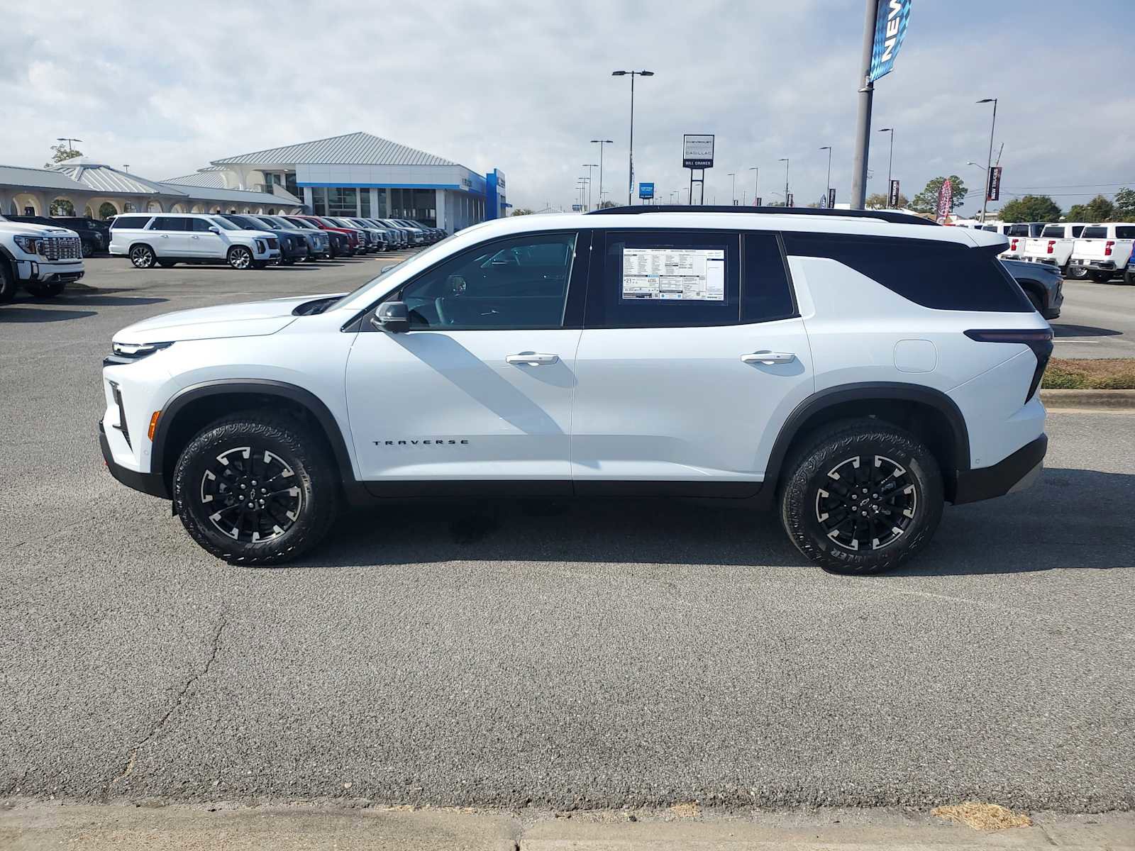 New 2026 Chevrolet Traverse Z71 w/ Enhanced Driving Package image 2