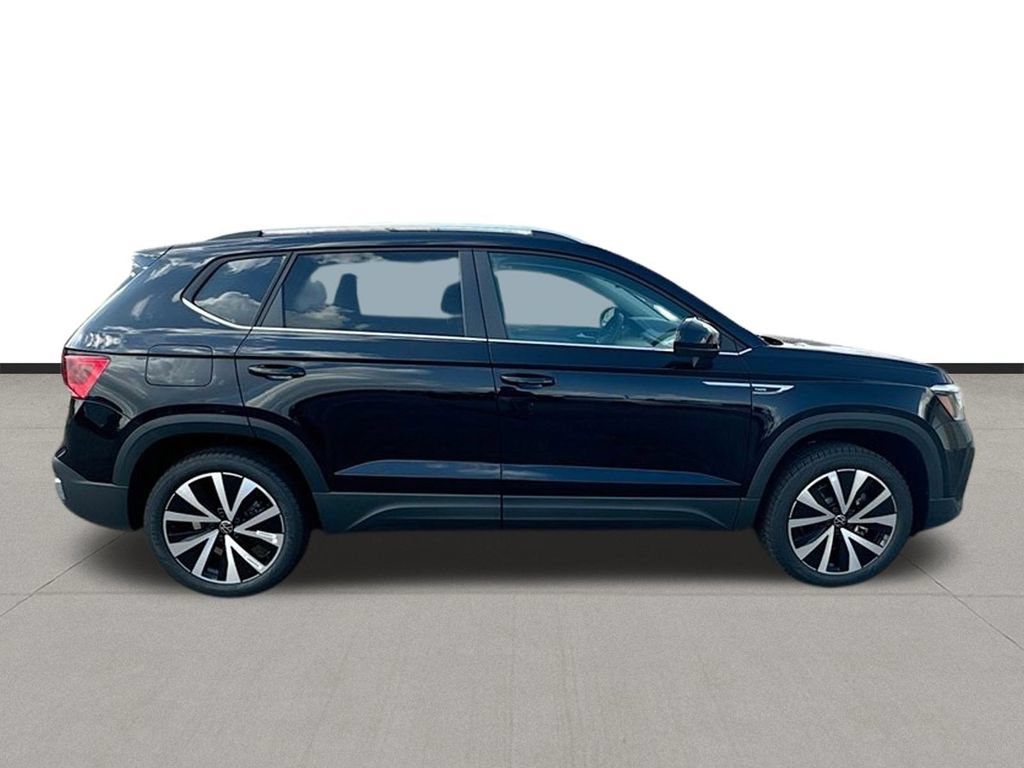 Used 2024 Volkswagen Taos SE FWD image 8