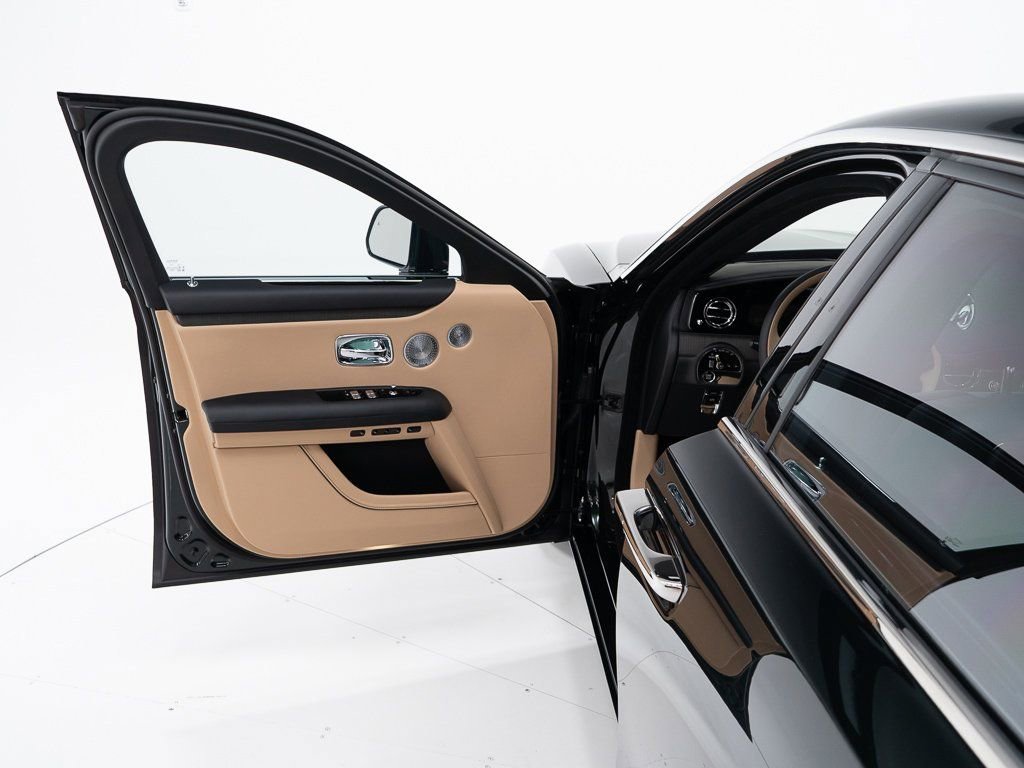 Used 2025 Rolls-Royce Ghost image 11