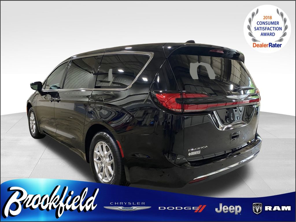 New 2026 Chrysler Pacifica Select image 6