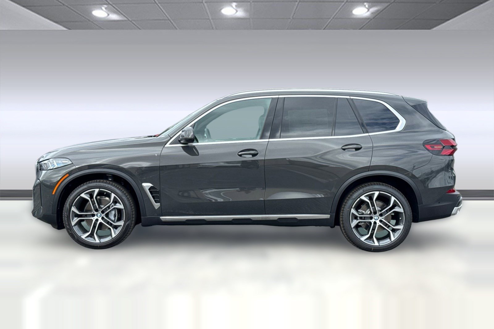 Used 2026 BMW X5 xDrive40i AWD/4WD image 2