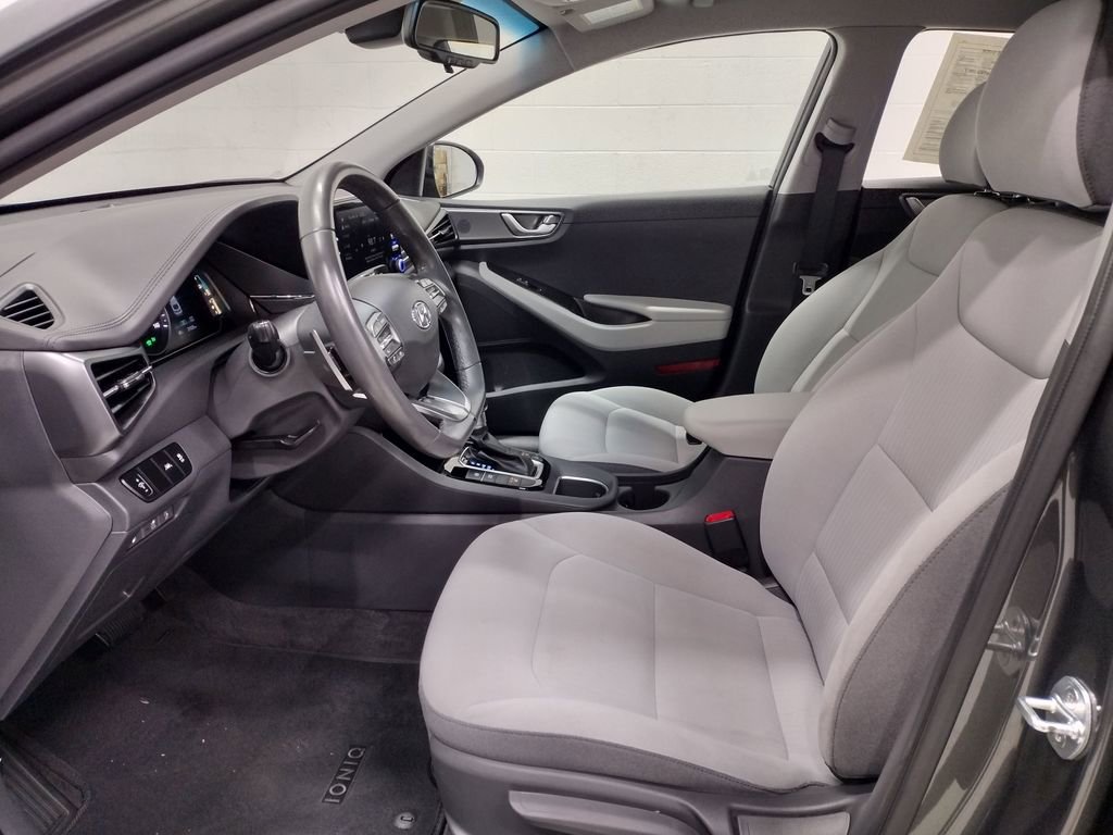 Certified 2022 Hyundai Ioniq SE FWD image 21