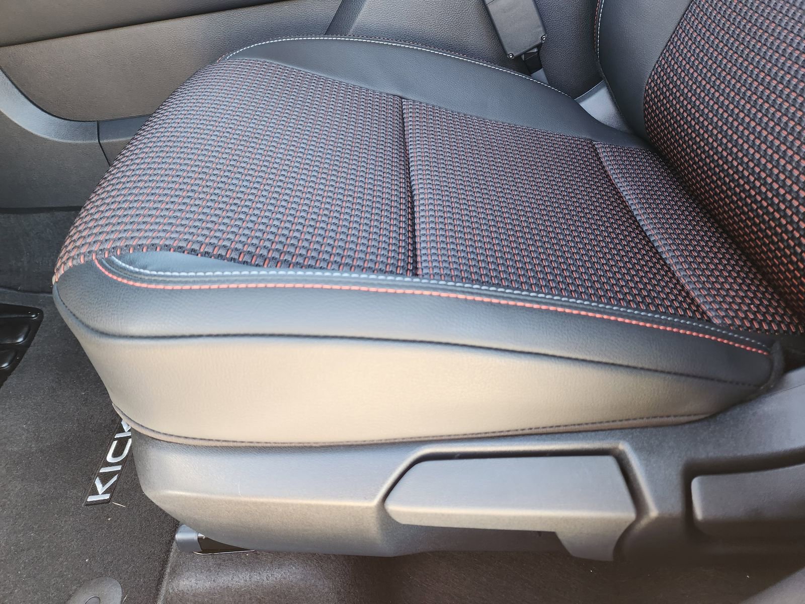 New 2026 Nissan Kicks SR w/ SR Premium Package image 21