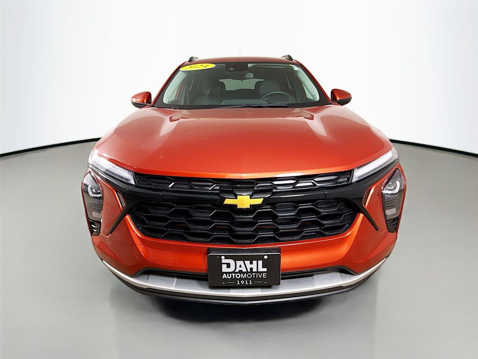 Used 2024 Chevrolet Trax LT w/ Driver Confidence Package FWD image 3