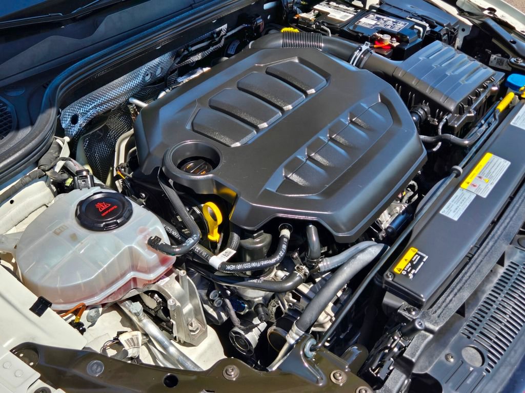 Used 2022 Volkswagen GTI SE FWD image 14