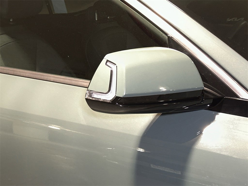 Certified 2023 Kia Niro Wind w/ Wind Preserve Package image 9