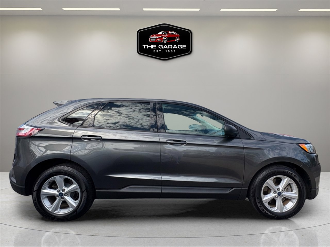 Used 2019 Ford Edge SE image 9