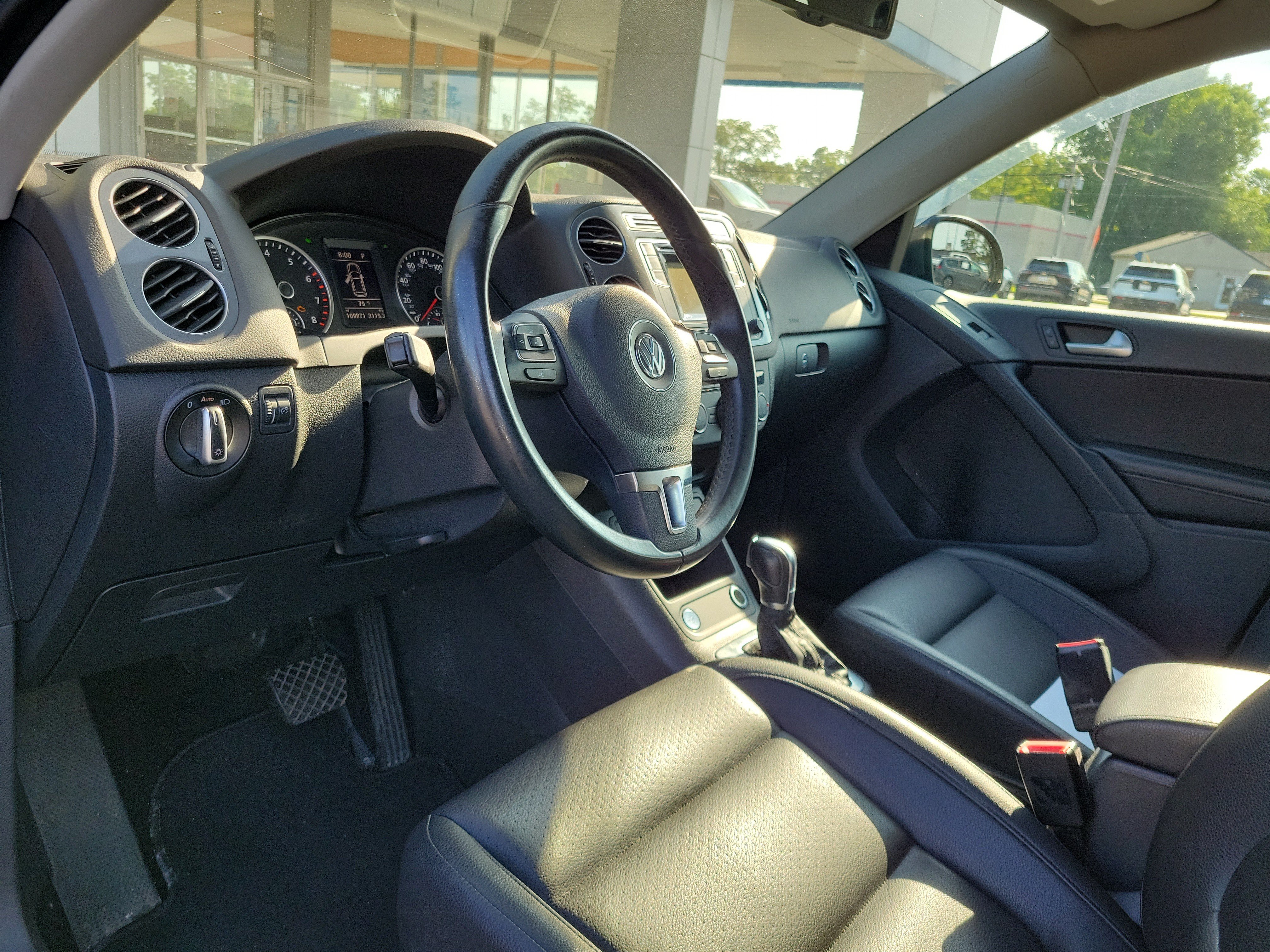 Used 2016 Volkswagen Tiguan S FWD image 19