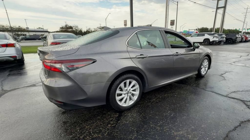 Used 2021 Toyota Camry LE FWD image 8
