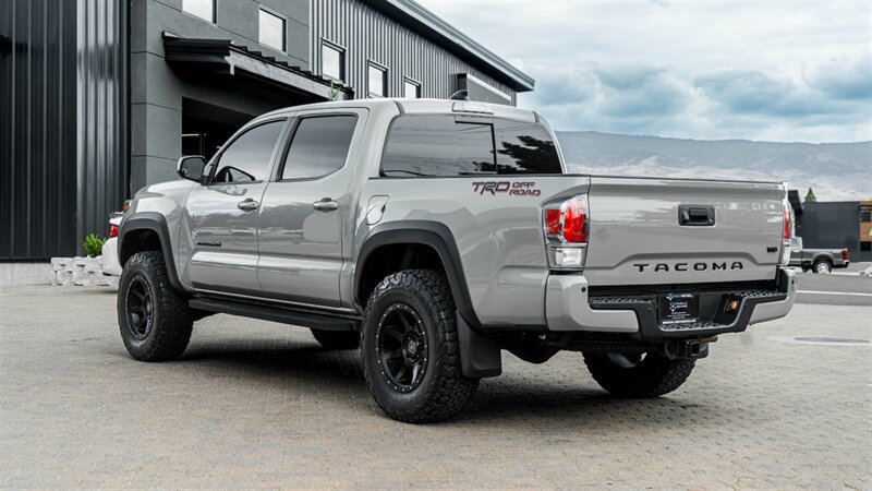 Used 2022 Toyota Tacoma TRD Off-Road w/ Technology Package RWD image 2
