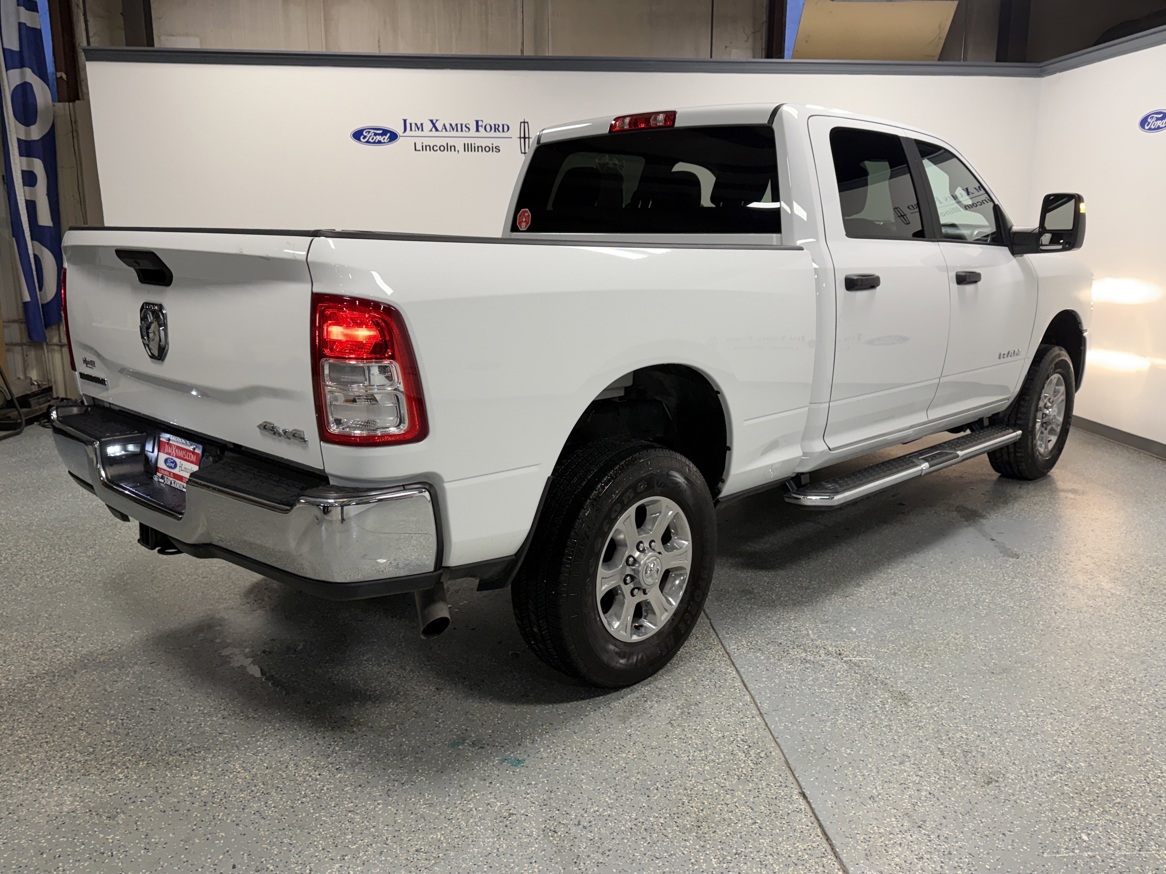 Used 2024 RAM 2500 Big Horn w/ Bed Utility Group image 6