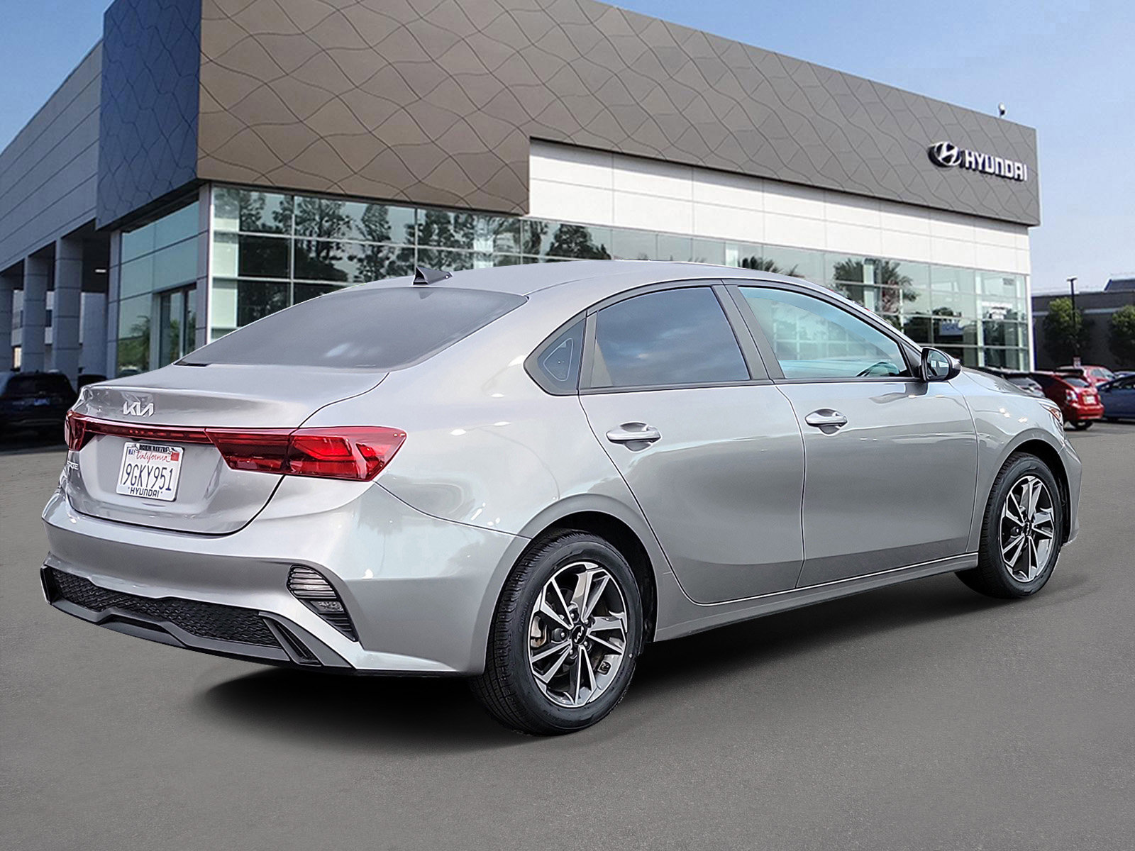 Used 2023 Kia Forte LXS FWD image 2