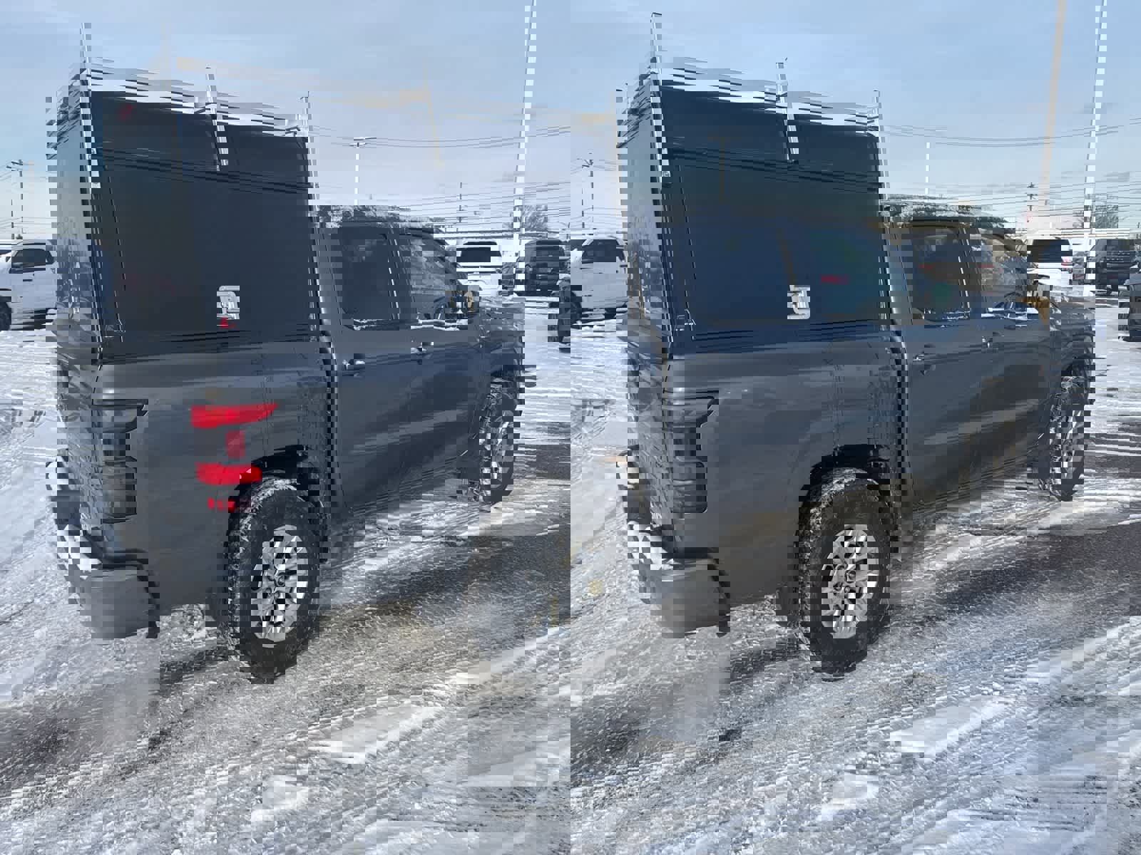 Used 2024 Nissan Frontier SV image 11