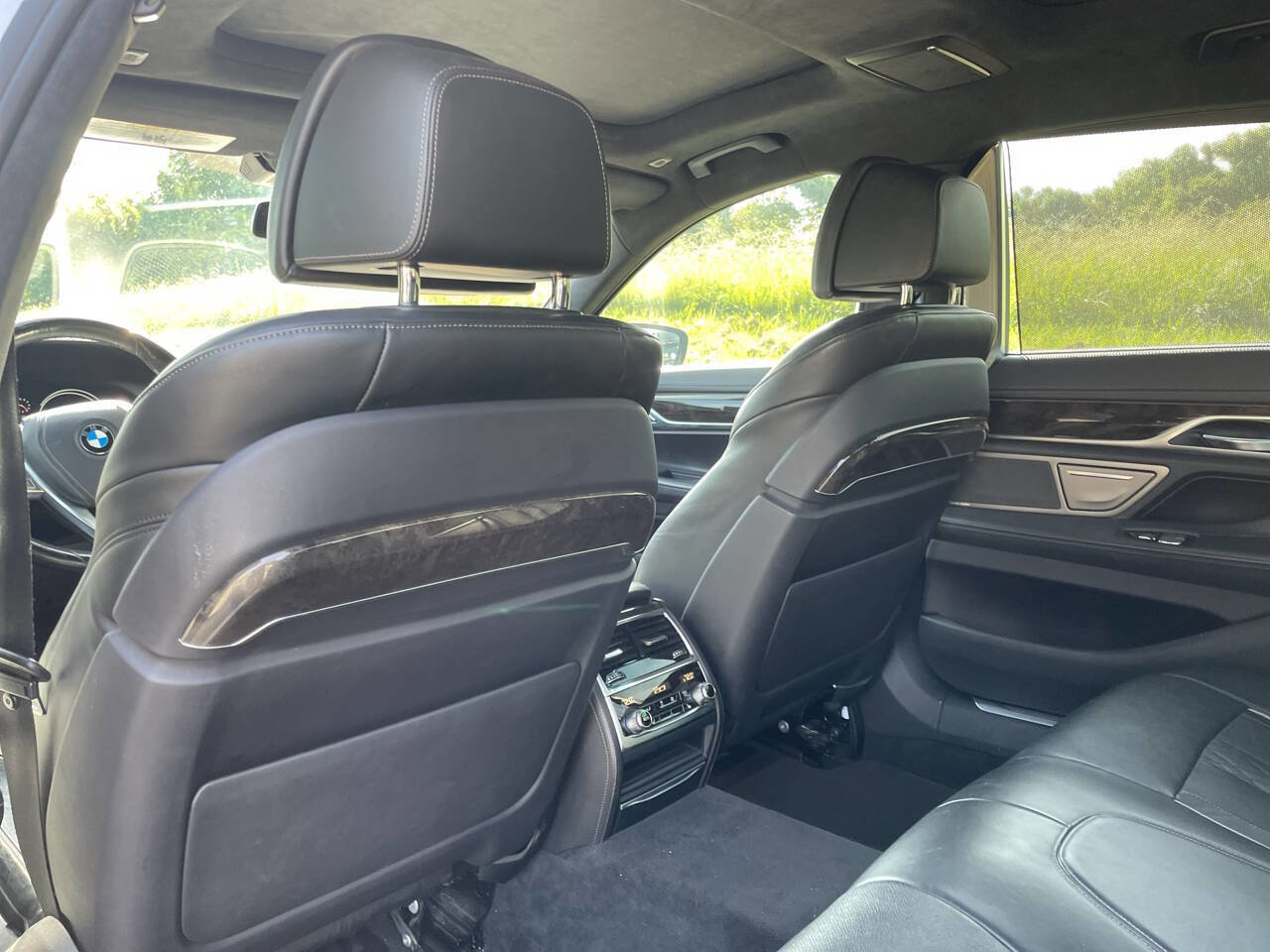 Used 2016 BMW 750i RWD image 18