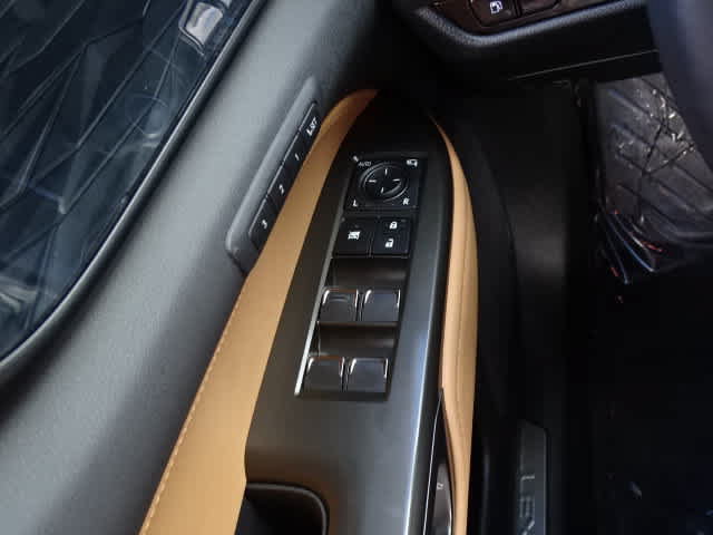 Used 2025 Lexus NX 350h AWD w/ Accessory Package (Z2) image 38