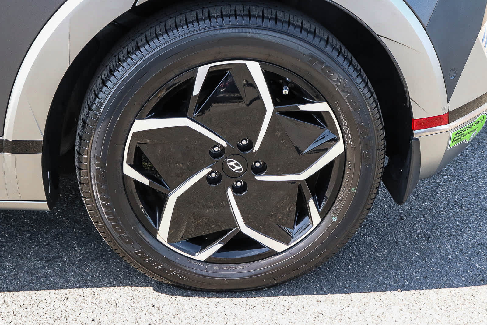 Used 2023 Hyundai Ioniq 5 Limited w/ Cargo Package RWD image 13