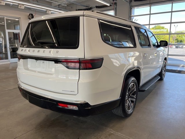 Used 2023 Jeep Wagoneer L Series II image 4