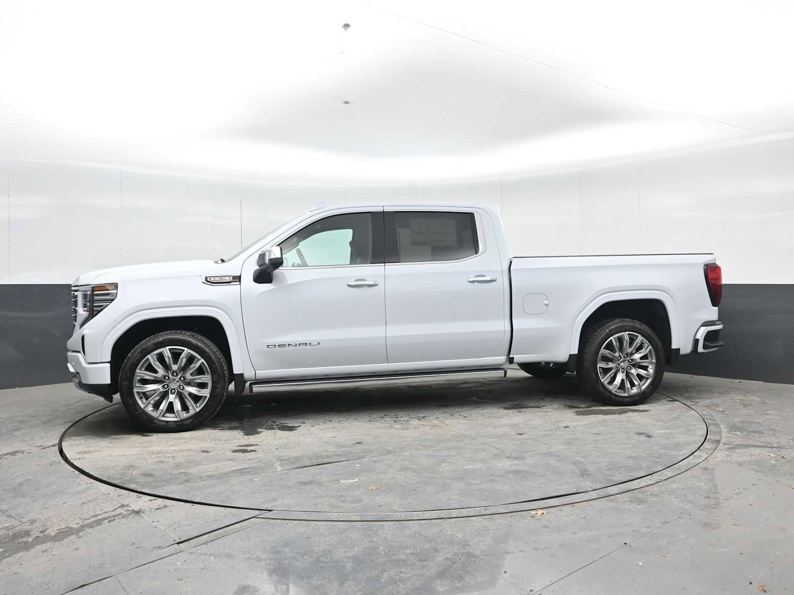 New 2026 GMC Sierra 1500 Denali w/ Denali Reserve Package AWD/4WD image 3