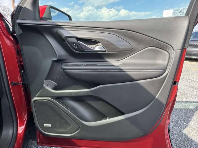 Used 2022 GMC Terrain SLT w/ Infotainment Package II image 17