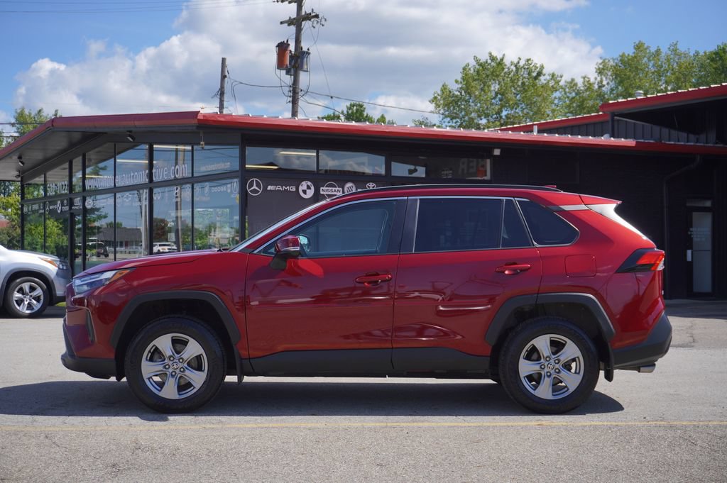 Used 2024 Toyota RAV4 XLE w/ Weather Package AWD/4WD image 4
