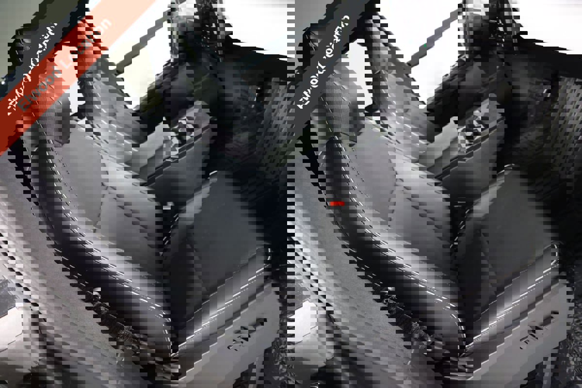 Used 2024 Tesla Cybertruck AWD Crew Cab image 30