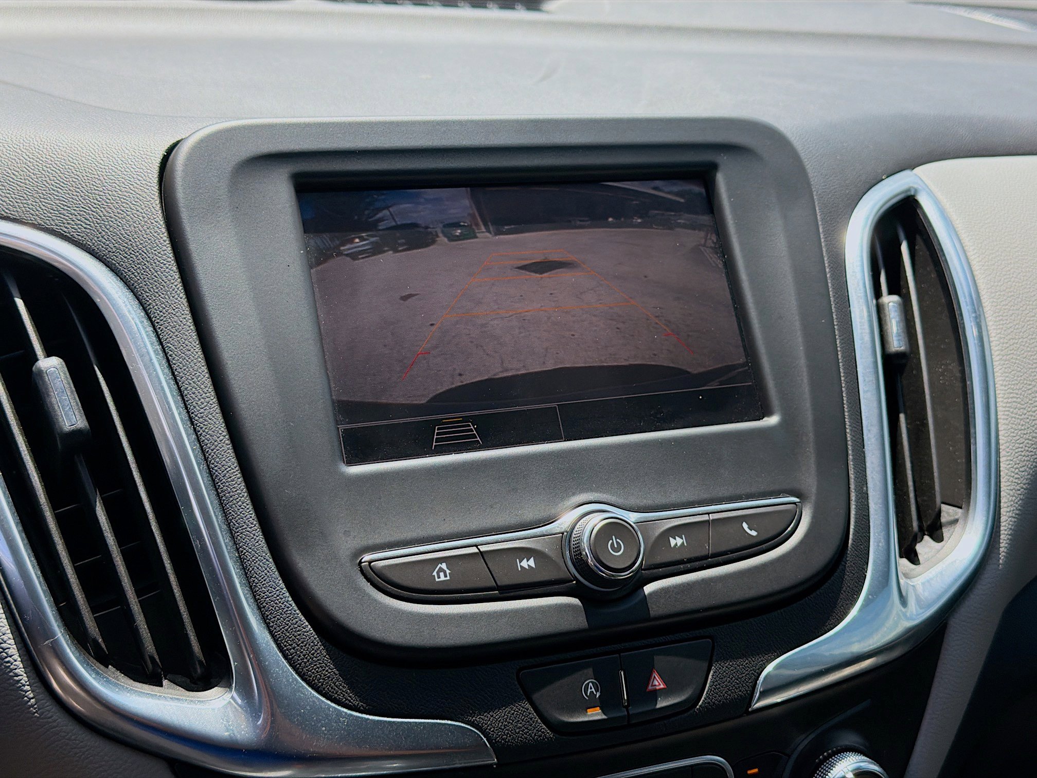 Used 2023 Chevrolet Equinox LS w/ LS Convenience Package FWD image 9