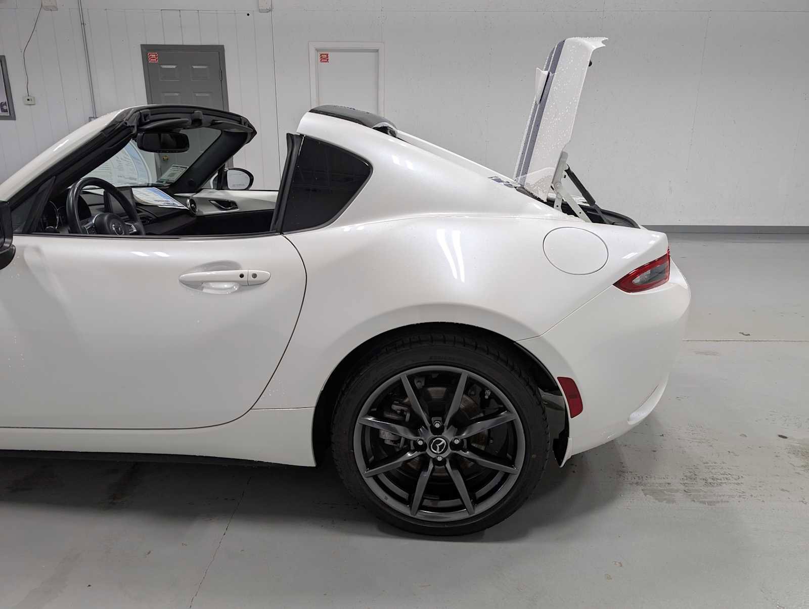 Used 2018 MAZDA MX-5 Miata RF Grand Touring image 10