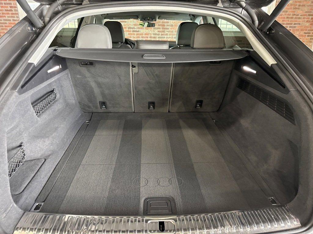 Used 2019 Audi Q8 Premium w/ Convenience Package image 39