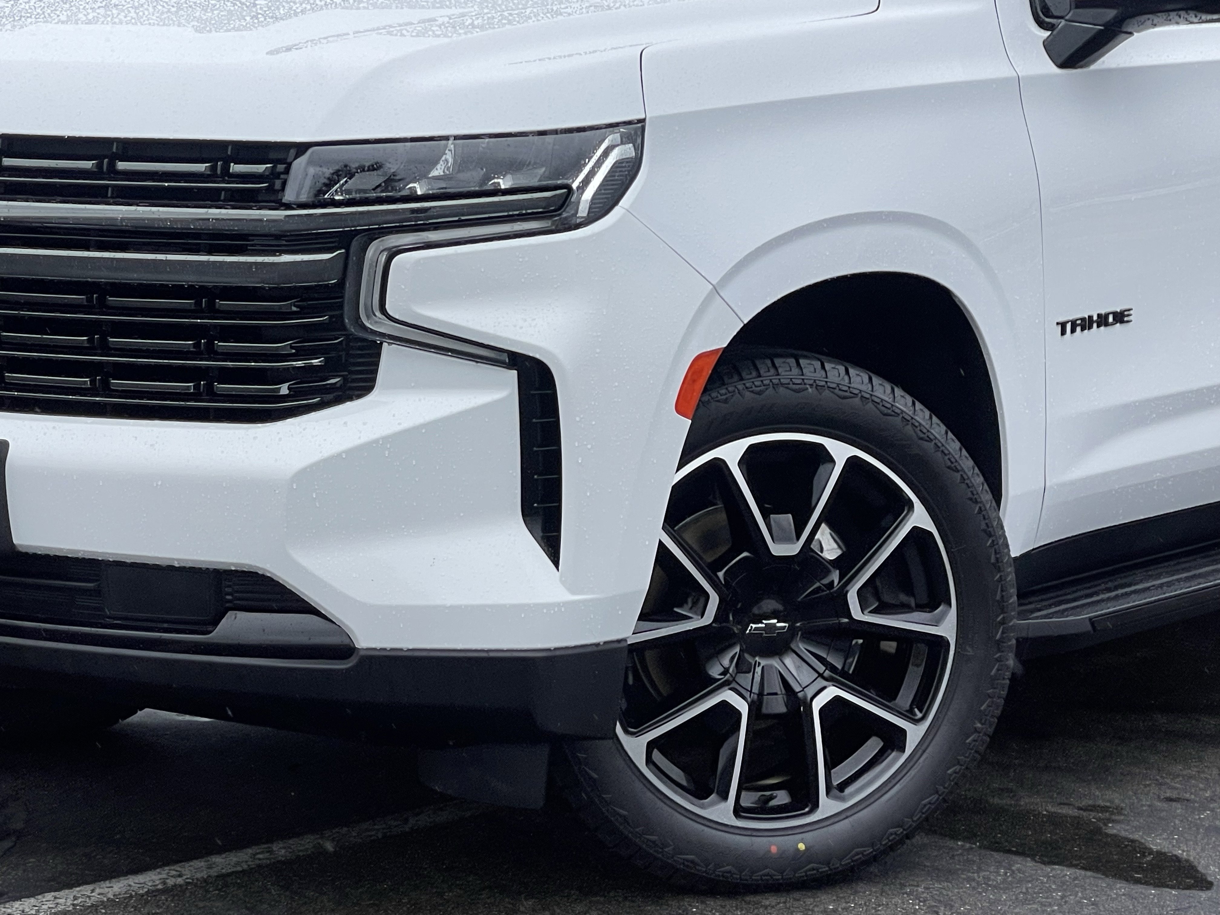 Used 2021 Chevrolet Tahoe RST image 3