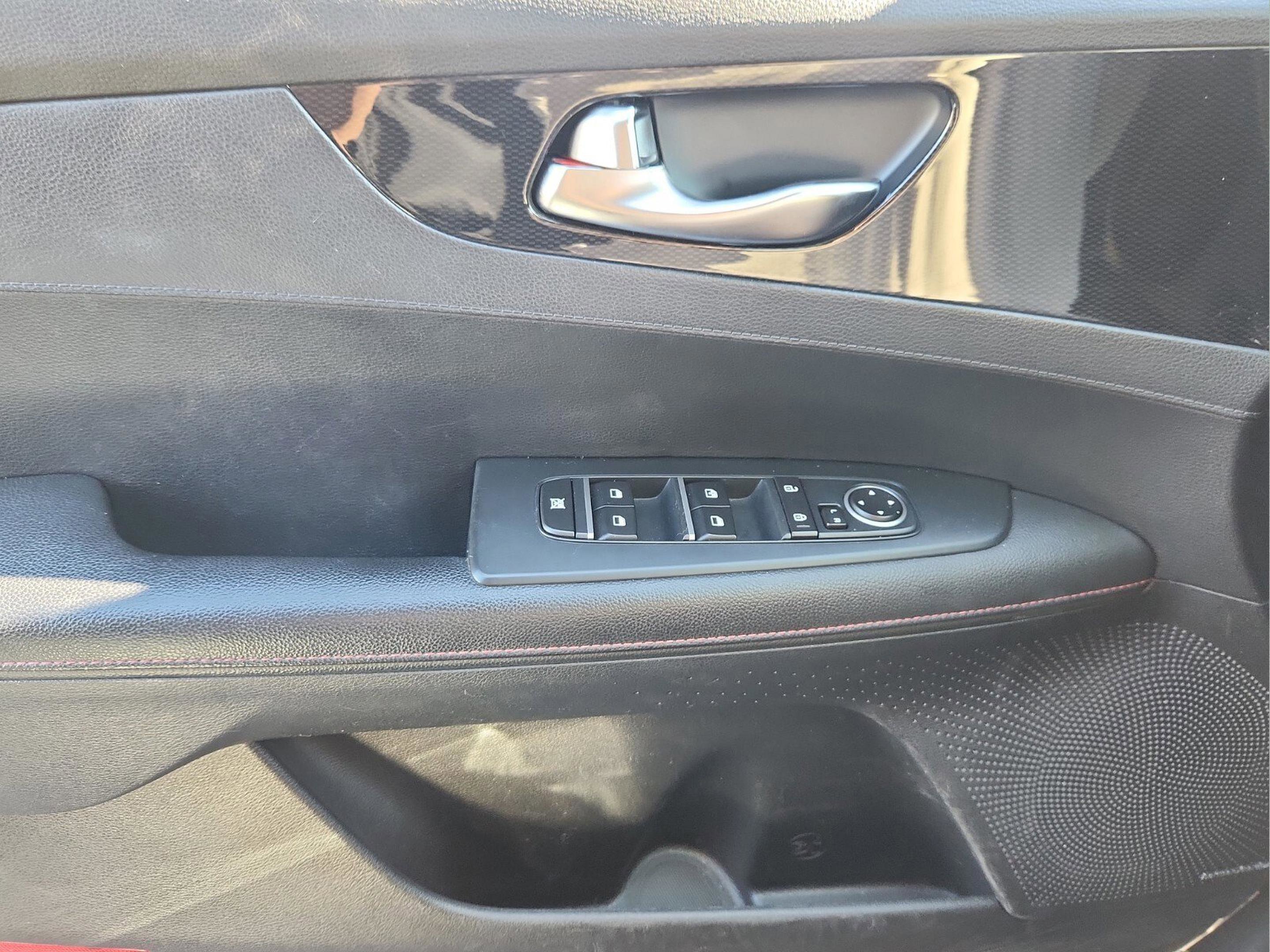 Used 2020 Kia Forte GT image 25